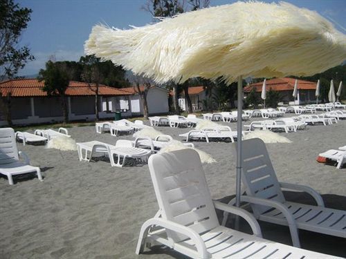 Villaggio Simenzaru Mongiove Exteriör bild